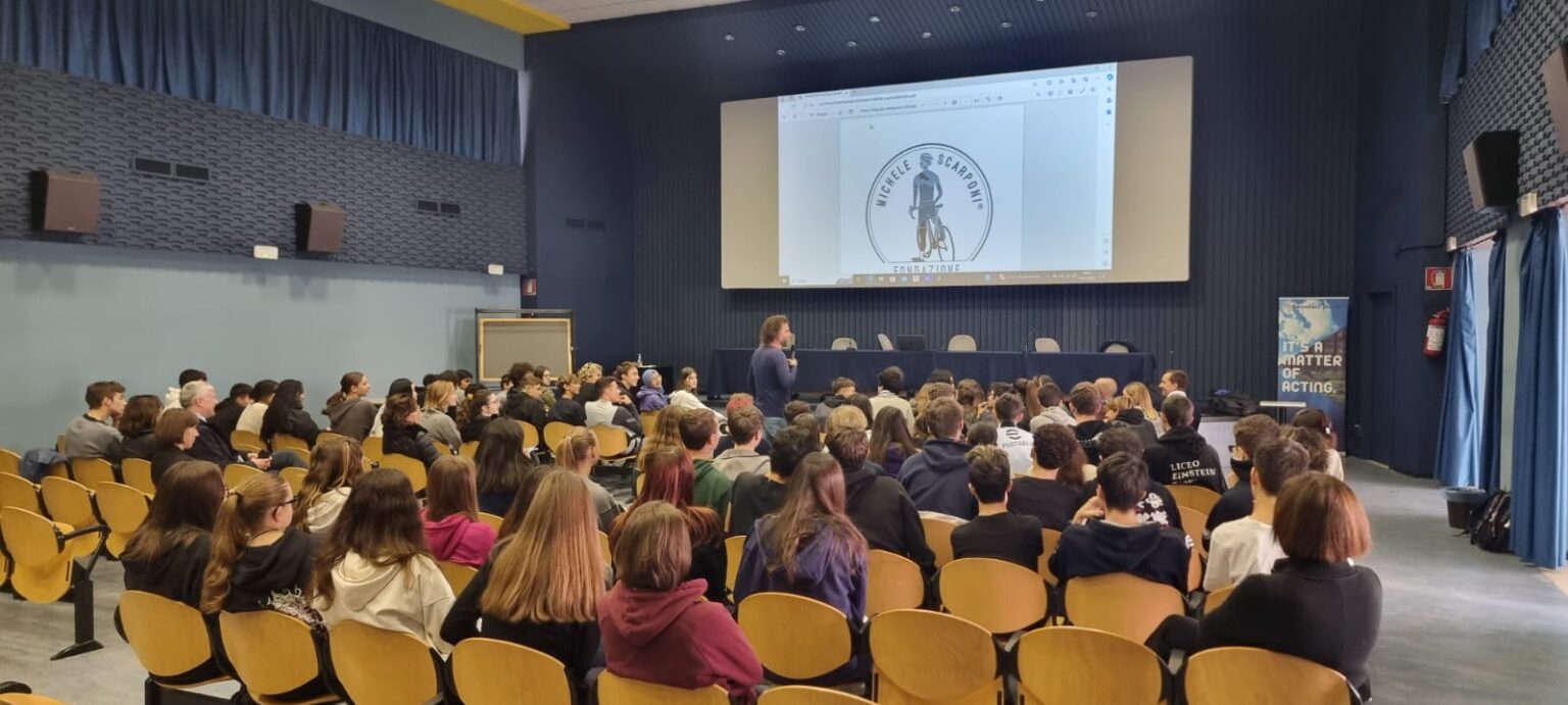 Il Progetto Scuola Al Liceo Einstein Di Milano - Fondazione Michele ...